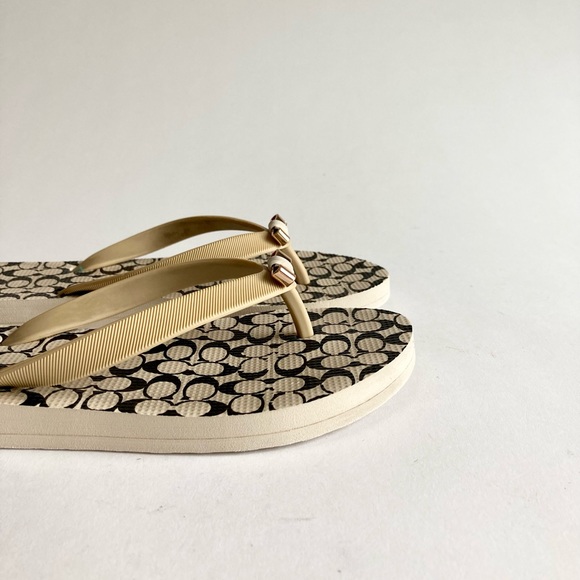 Coach Beige Black Signature Logo Rubber Flip Flops size 6 - Picture 6 of 12